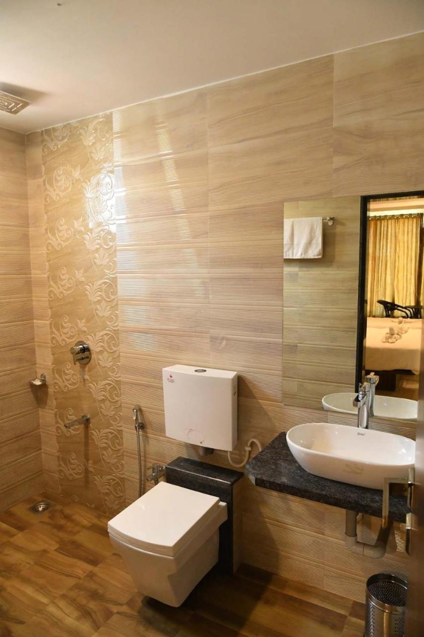 Royal Orbit Hotel Pancsgani Kültér fotó