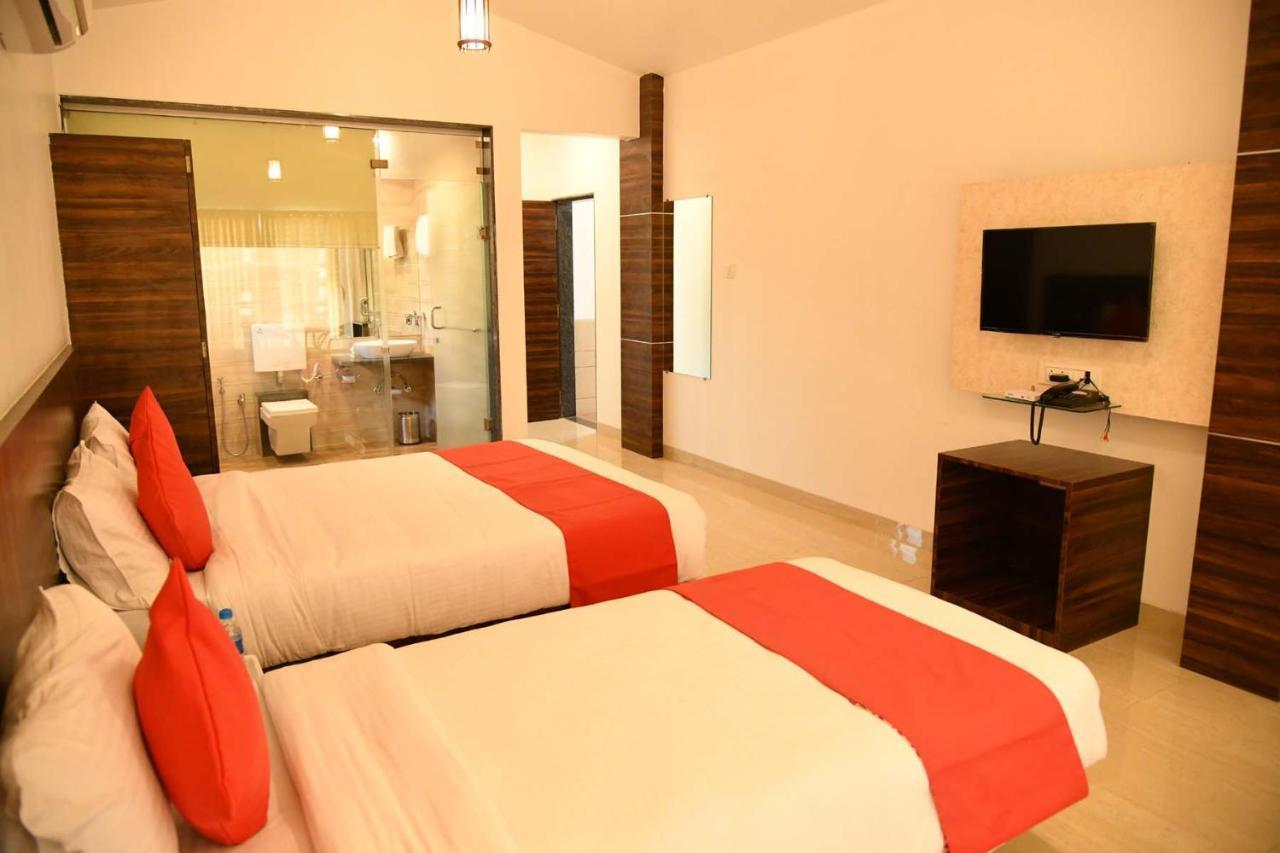 Royal Orbit Hotel Pancsgani Kültér fotó