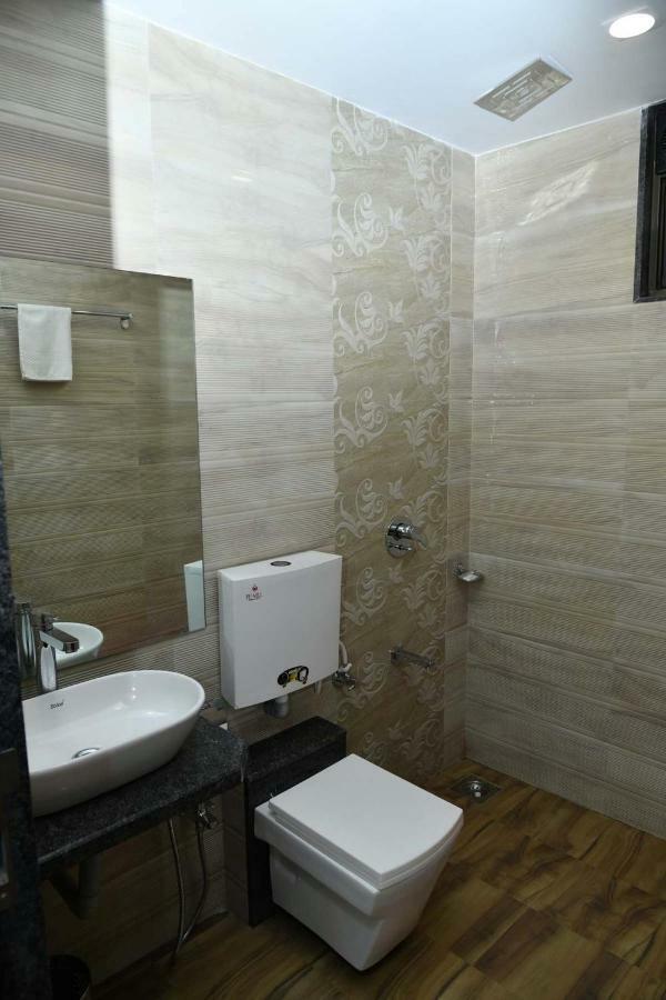 Royal Orbit Hotel Pancsgani Kültér fotó